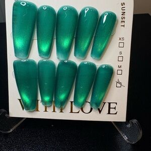 Green Cat Eye Press-On Nails